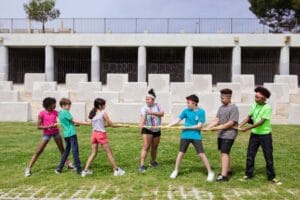Bí quyết rèn luyện kỹ năng sống cho trẻ tiểu học giúp con tự lập và tự tin
