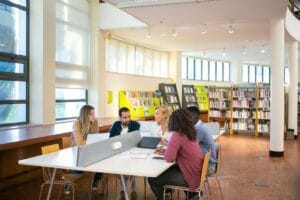 Triết lý giáo dục khai phóng giải phóng tiềm năng người học như thế nào? - triết lý giáo dục khai phóng giải phóng tiềm năng người học