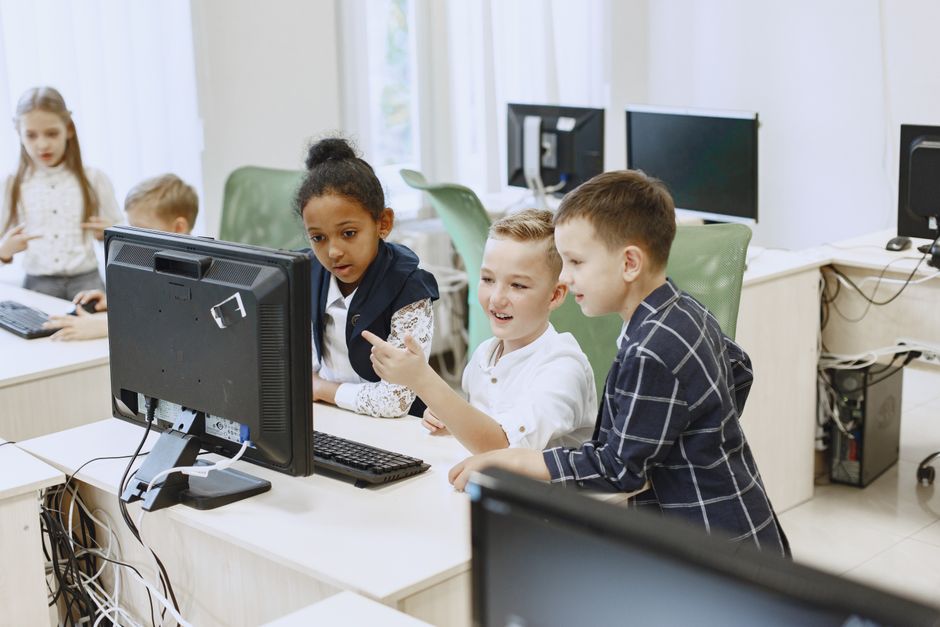 Xu hướng project-based learning cho trẻ tiểu học: Xây dựng kỹ năng công dân số toàn diện